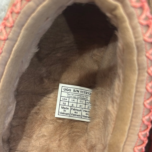 Tasman Uggs - Valentines Day Edition - Picture 3 of 7